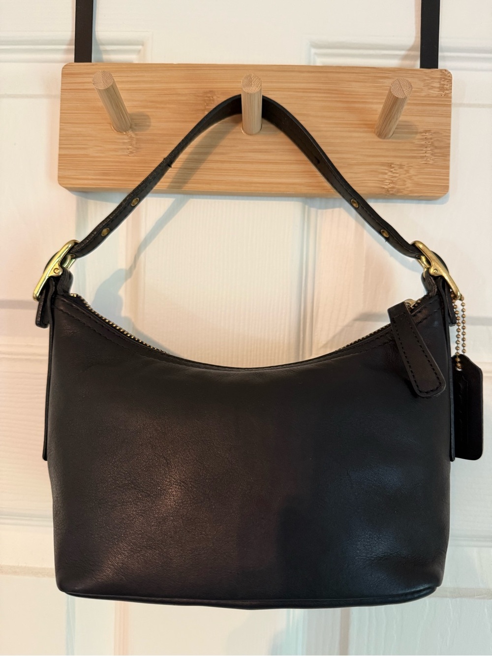 Vintage Rare Y2K Coach 9844 Black Leather purse with brass hardware